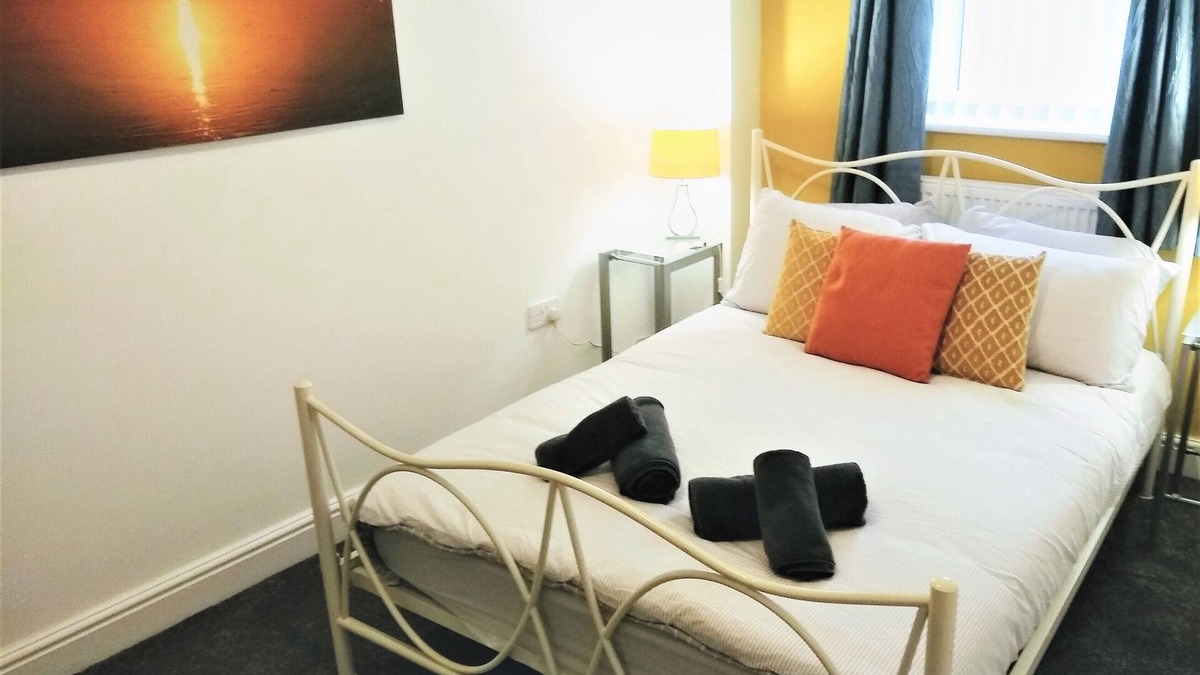 St Helens Apartment | Modern comfy 2-Bedroom flat in St Helens