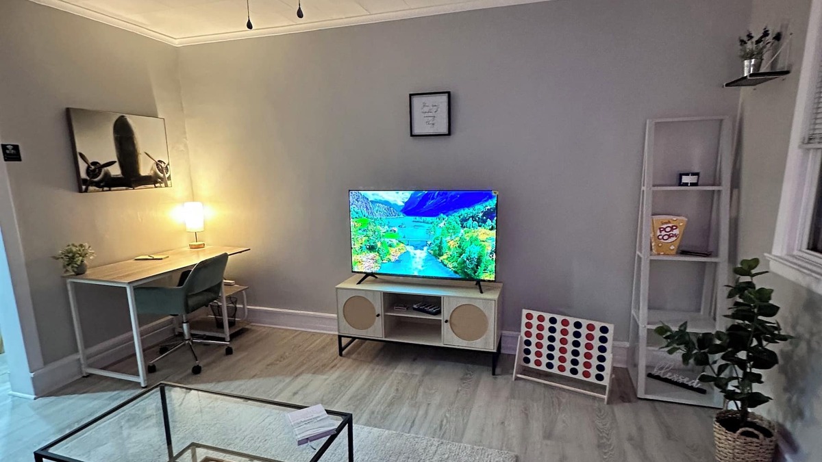 Bayonne Apartment | Modern Comfy 2 Bedroom Apartment