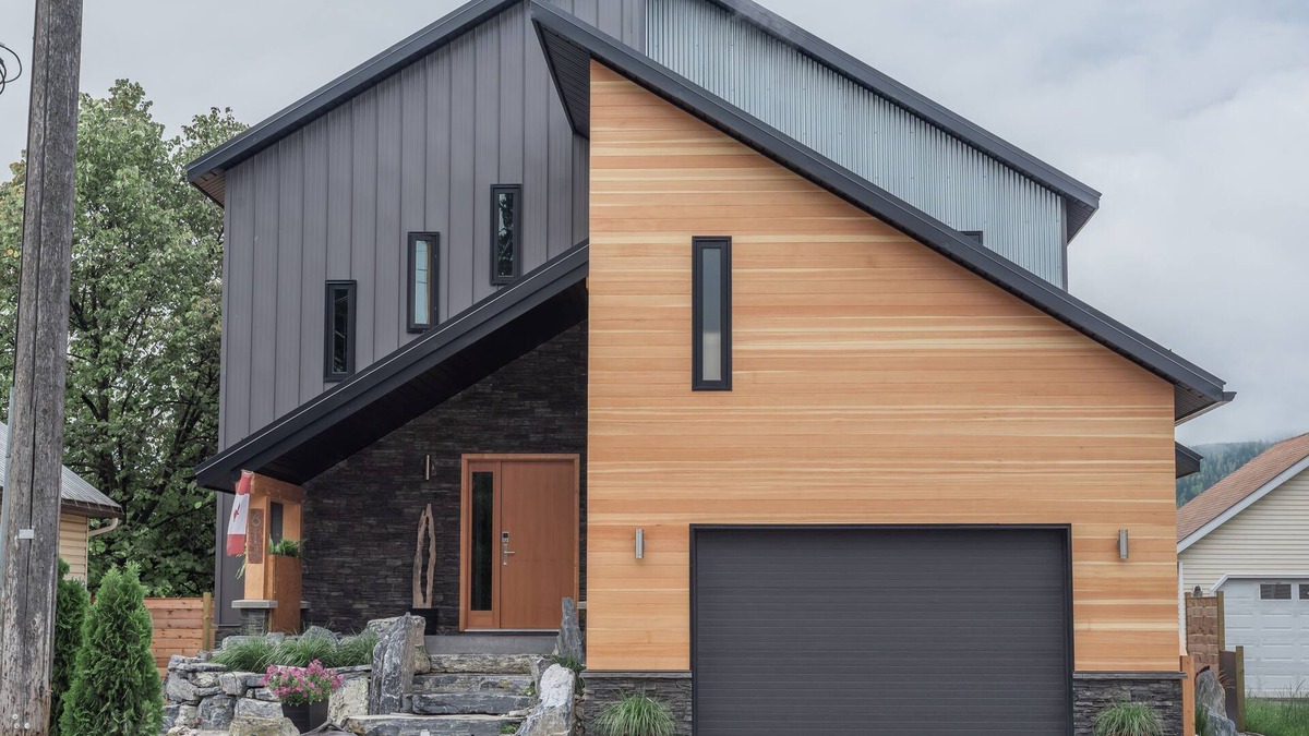 Golden House | Modern Comfy, Convenient New Build