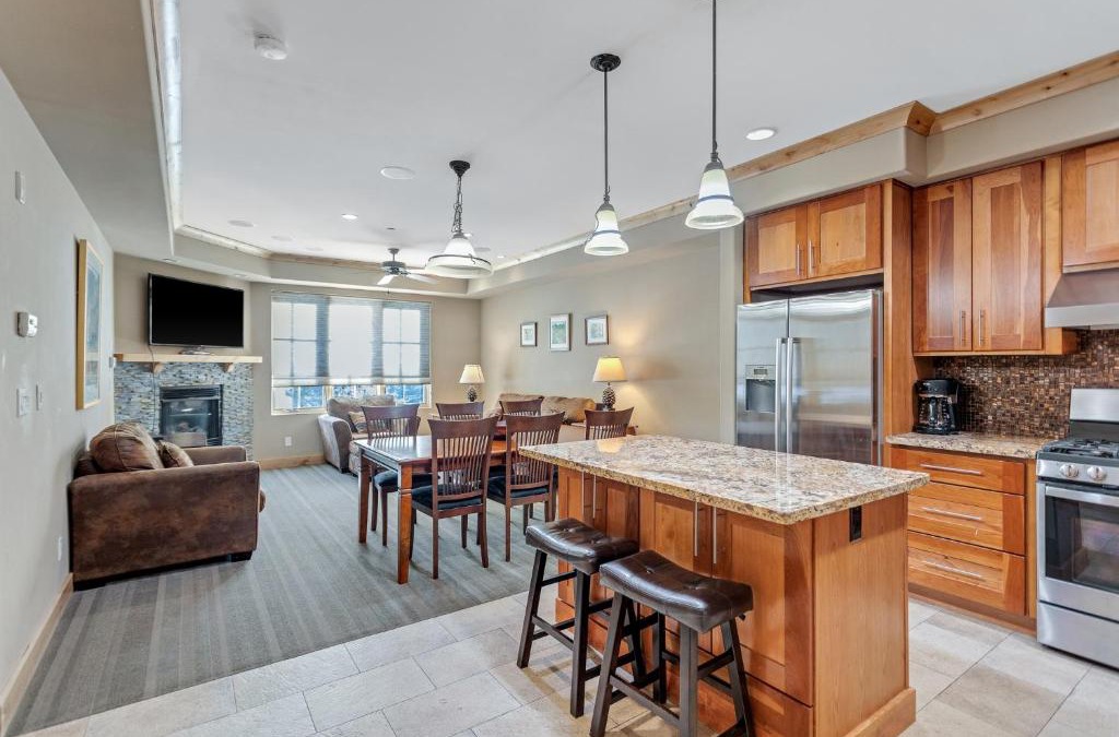 Bear Valley Apartment | Modern Condo - Great Location!
