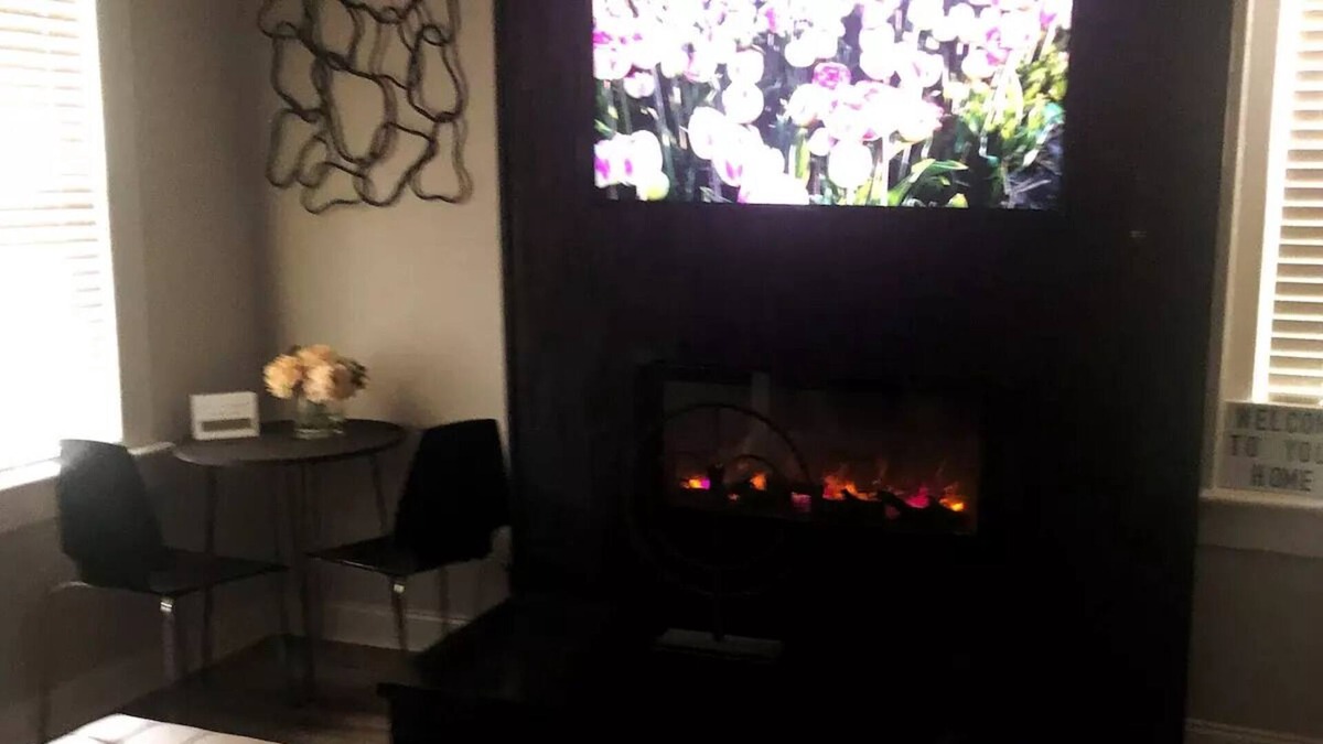 Norfolk Condo | Modern Condo in Quiet Historic Neighborhood