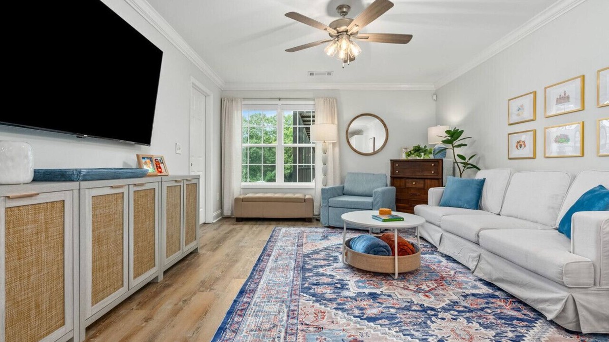 Auburn Condo | Modern Condo Near Downtown Walk to Auburn