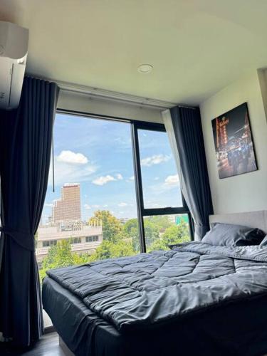 Bang Lamphu Lang Apartment | Modern Condo Near Icon Siam & BTS Krung Thonburi