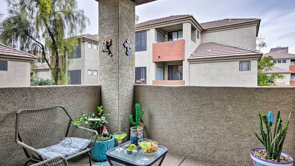 Encanto Condo | Modern Condo w/Pool ~ 3 Mi to Downtown Phoenix!