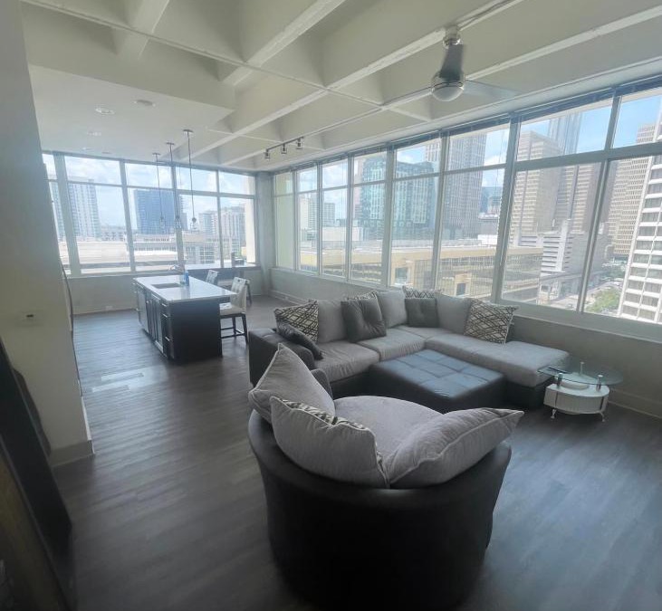 Cabbagetown Apartment | Modern Condo w/ Skyview
