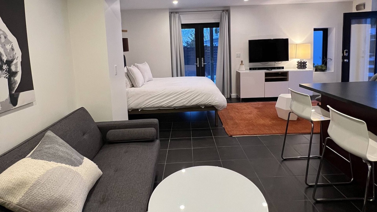 Dorchester Apartment | Modern cool, and spacious apartment. 5 minutes walk to the subway.