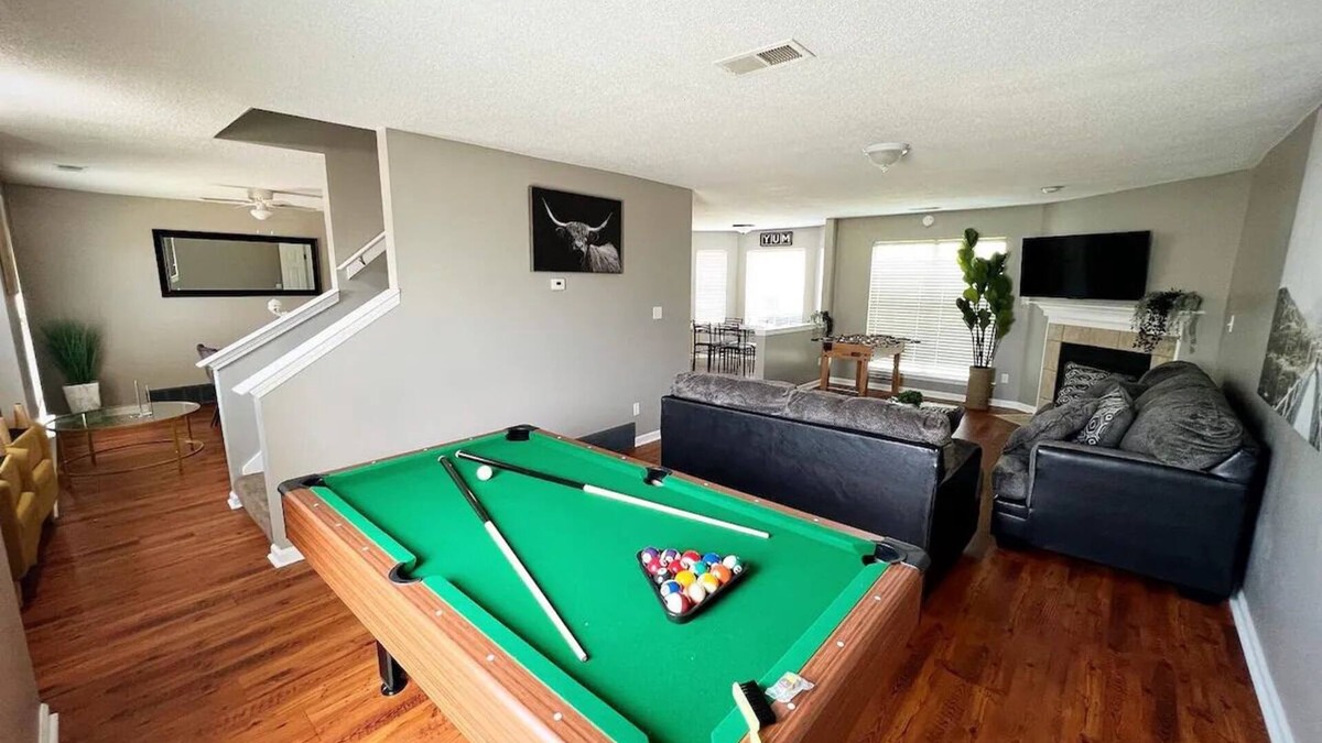 East Central Shelby House | Modern Cordova 4BR, quiet & safe