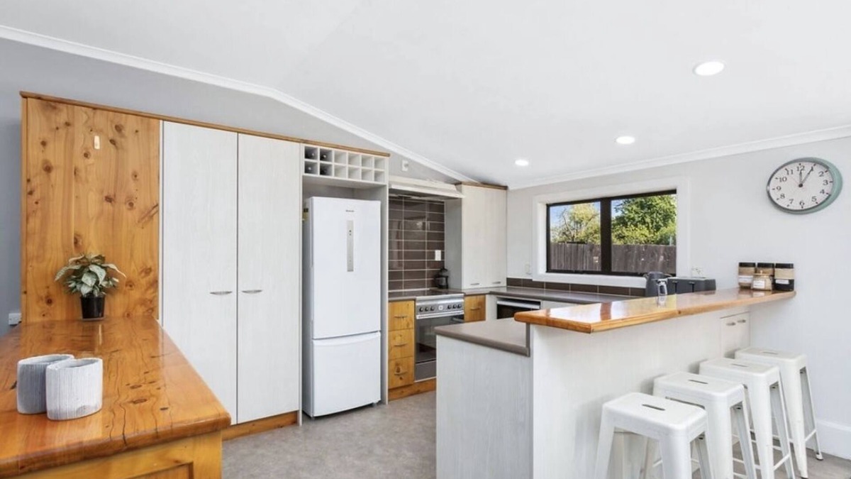 Avonside House | Modern Cosy Character villa
