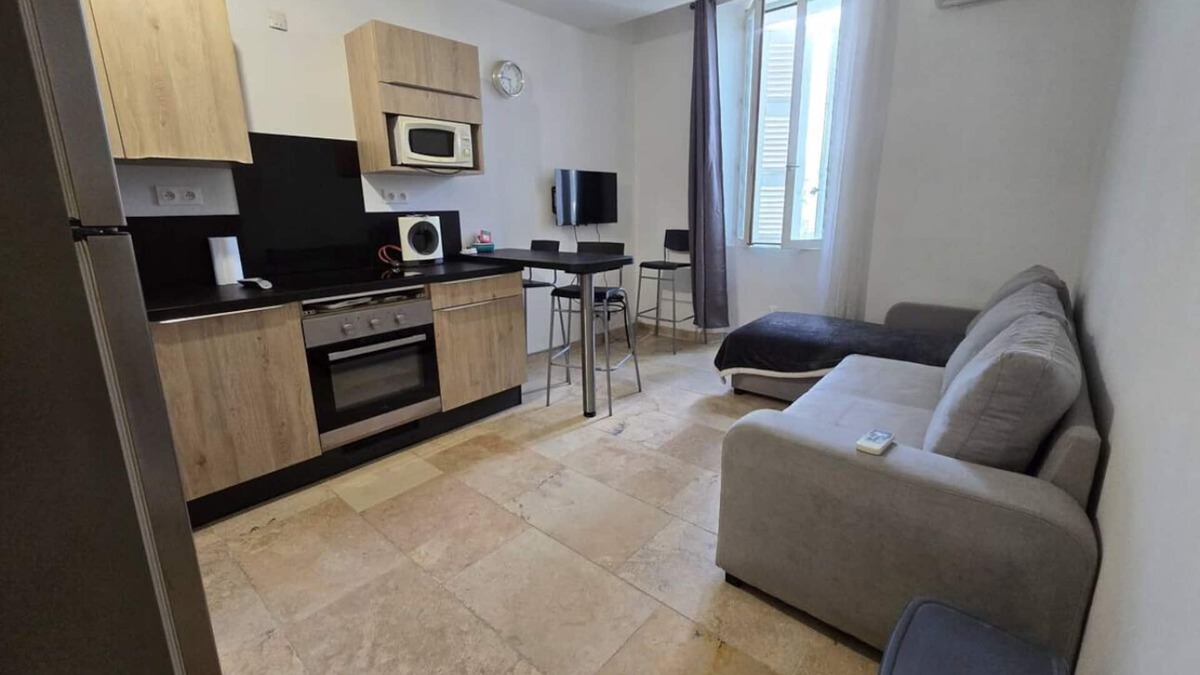 Carces Apartment | Modern & Cosy cocoon in the heart of Carces