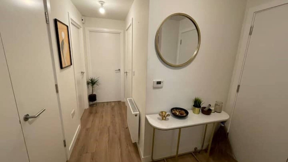 Gascoigne Apartment | Modern Cosy London 1 bed Flat