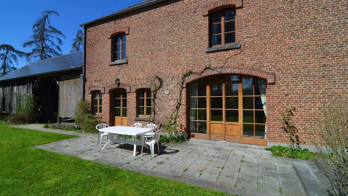 Barvaux-Condroz Cottage | Modern Cottage in Barvaux-Condroz Amidst Meadows