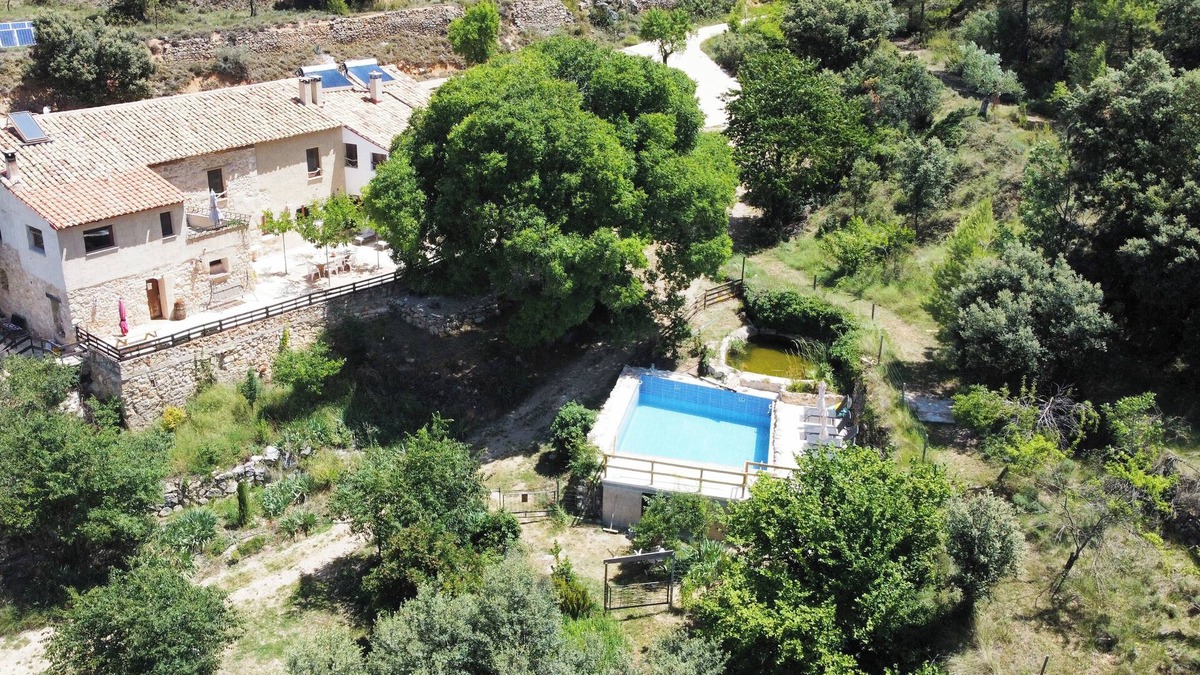 Fuentespalda Cottage | Modern cottage in the mountains with swimming pool and playground