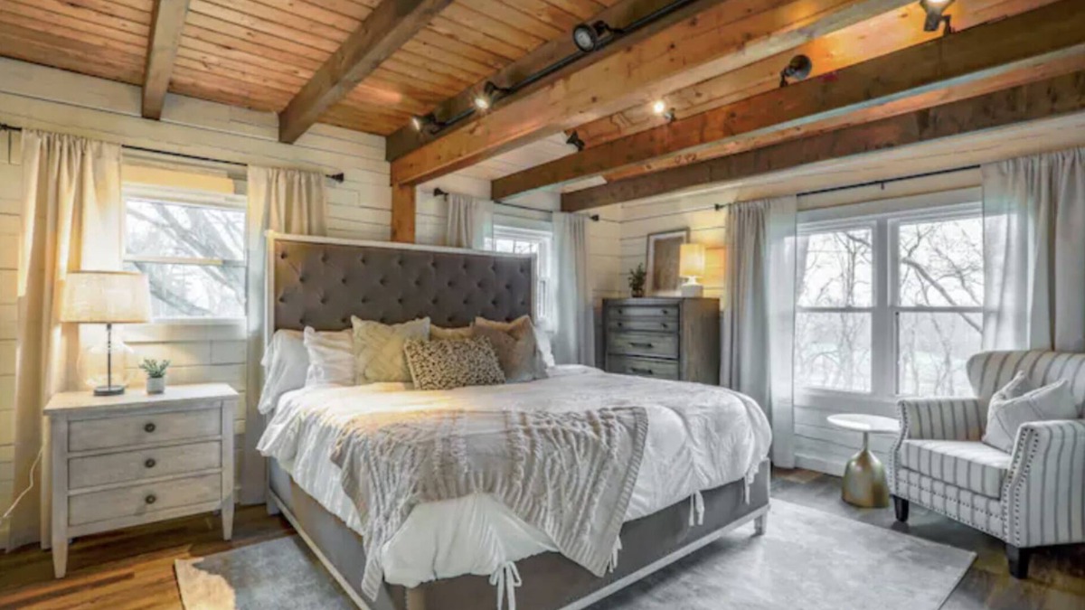 Bausman Cabin | Modern Country Cabin Minutes From Downtown