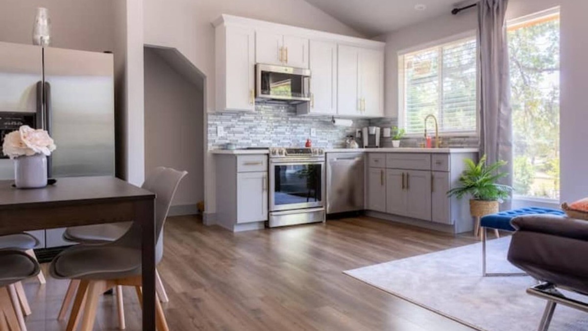 Placerville House | Modern Country 2bed/1bath with pool