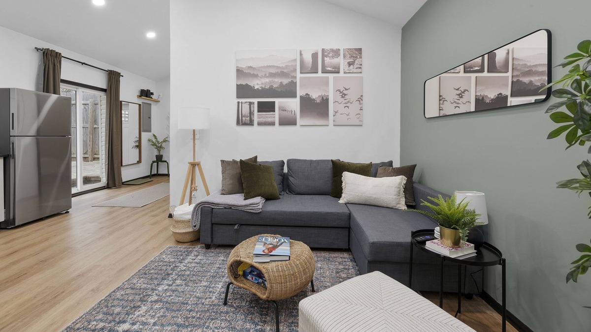 Franklin Park House | Modern & cozy 1 bed/1 bath Home