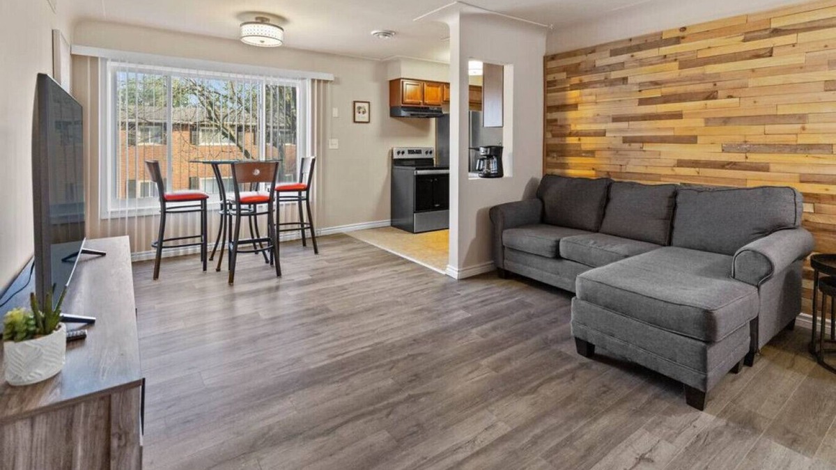 Shelby Township Apartment | Modern Cozy 2b apt in Shelby Twp