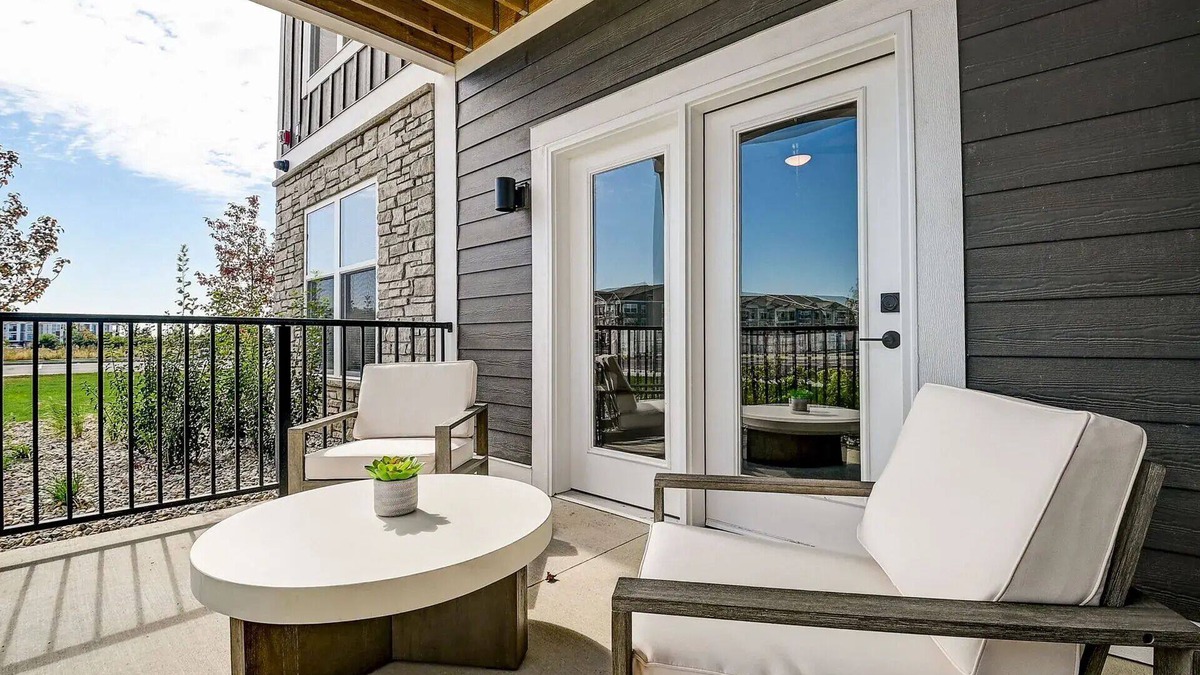 Whitestown Apartment | Modern Cozy 3-bdr 2-bth peaceful Living Escape