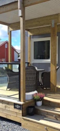 Brønnøy Apartment | Modern cozy and central apartment in the Southern town of Brønnøysund 1 to 5 person