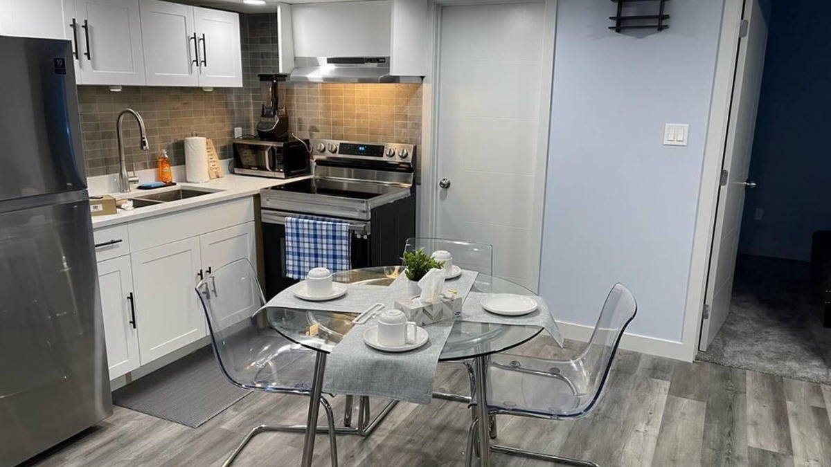 Southwest Edmonton House | Modern, cozy and private suite basement in South West Edmonton