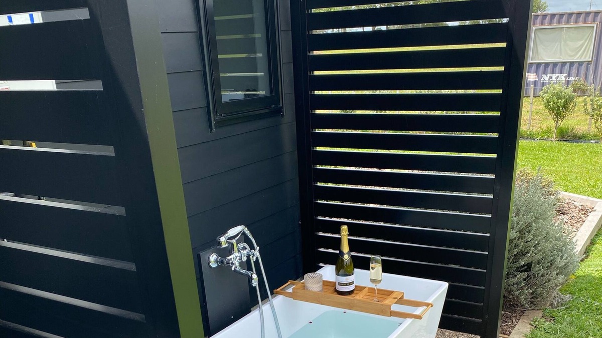 Raglan House | Modern, cozy, Beachy Bach with beautiful rural views in Raglan