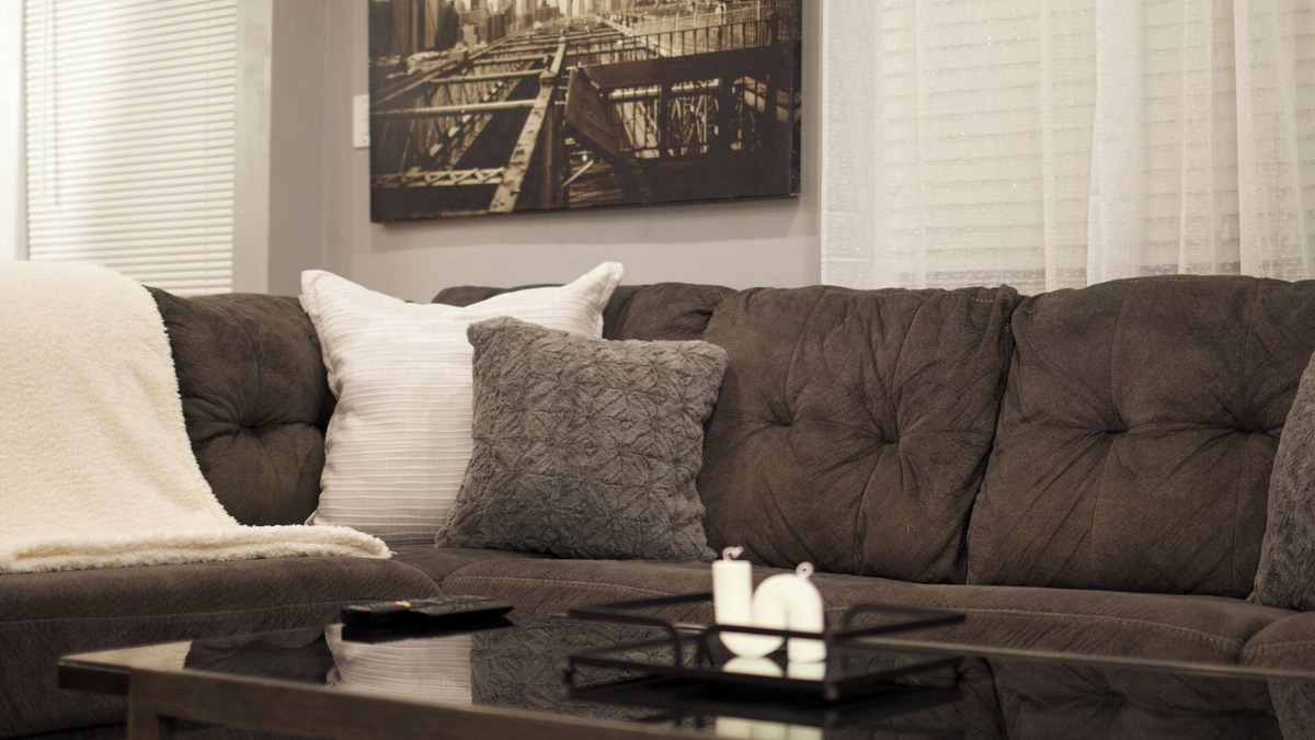Queens House | Modern & Cozy Queens Retreat: Minutes from JFK with Premium Amenities