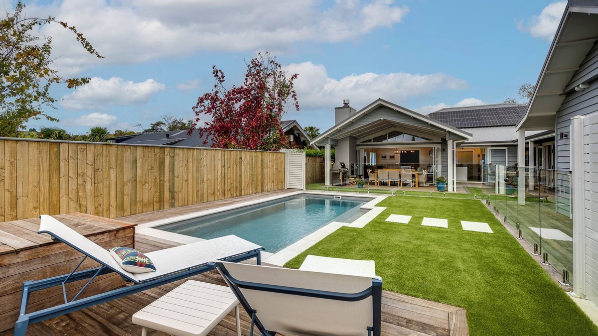 Havelock North House | Modern Deluxe - Havelock North Holiday Home
