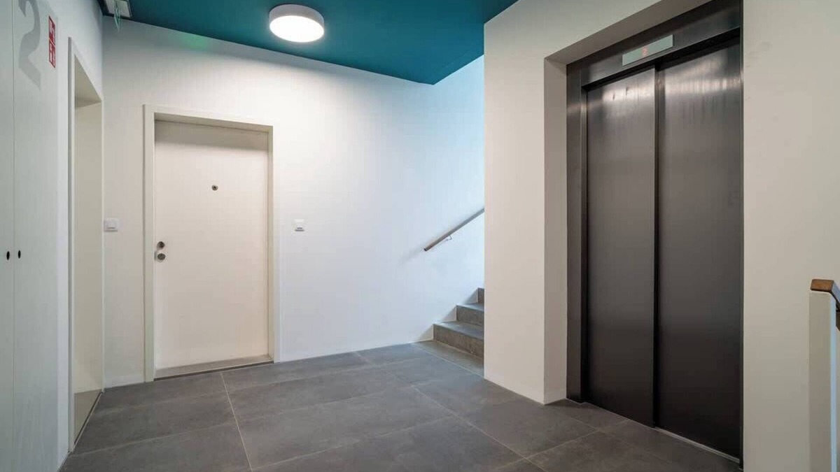 Smichov Apartment | Modern Deluxe Suite S