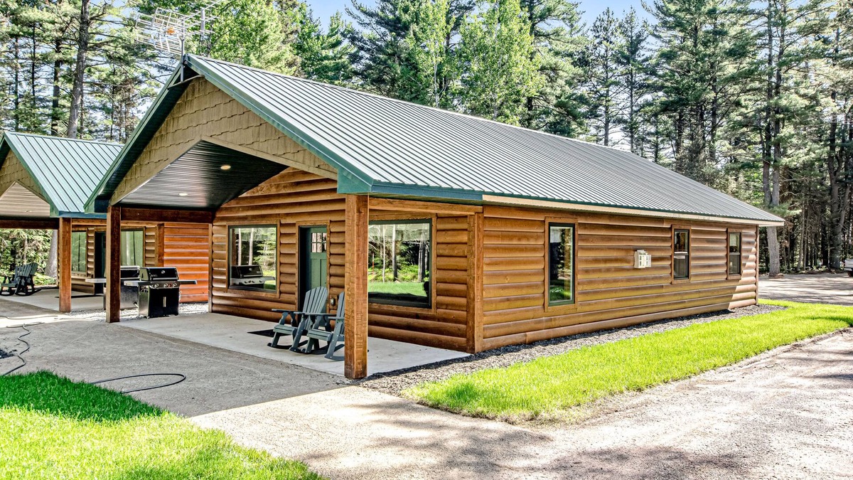 Conover House | Modern dog-friendly cabins with hot tub, fireplace, patio, grill, central AC, & W/D