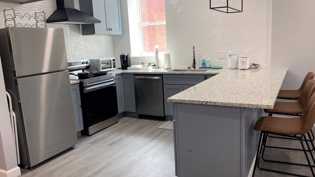 South Charleston Apartment | Modern downtown apartment, spacious in a great location