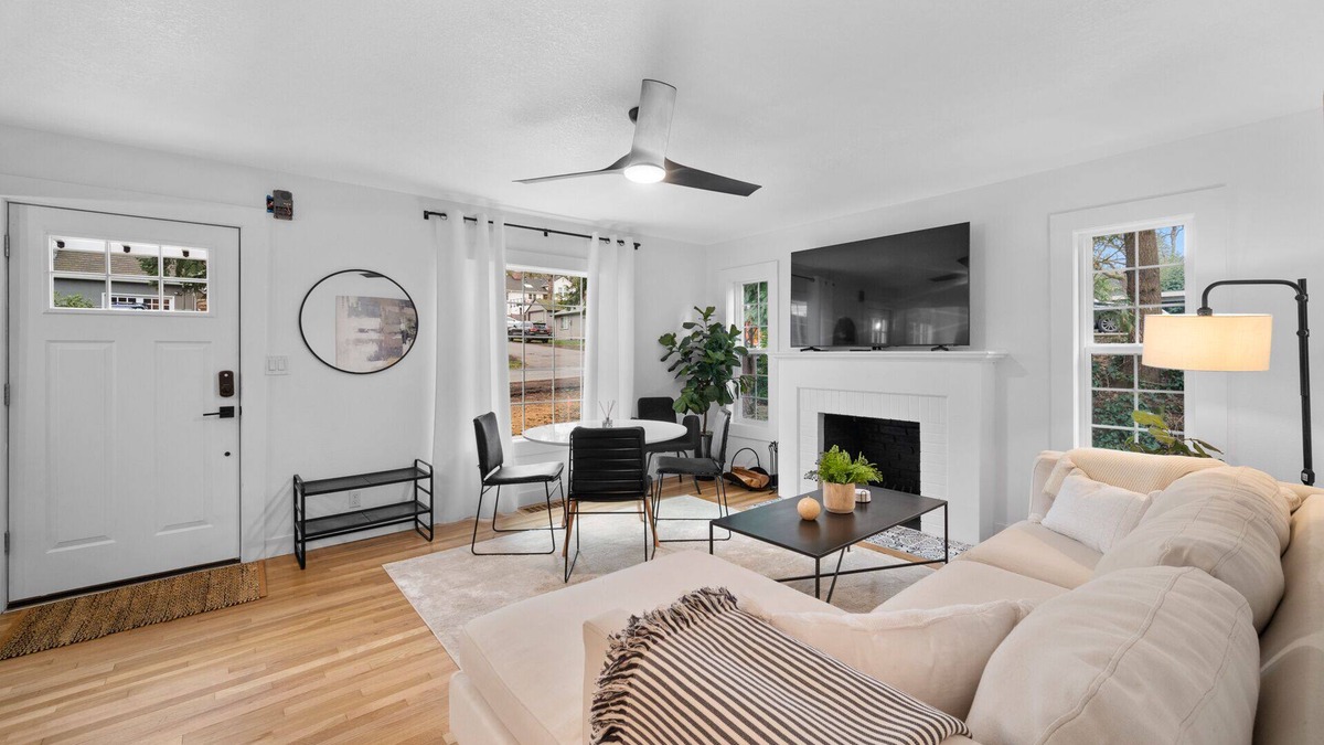 Lake Oswego House | Modern Downtown Lake Oswego Home!