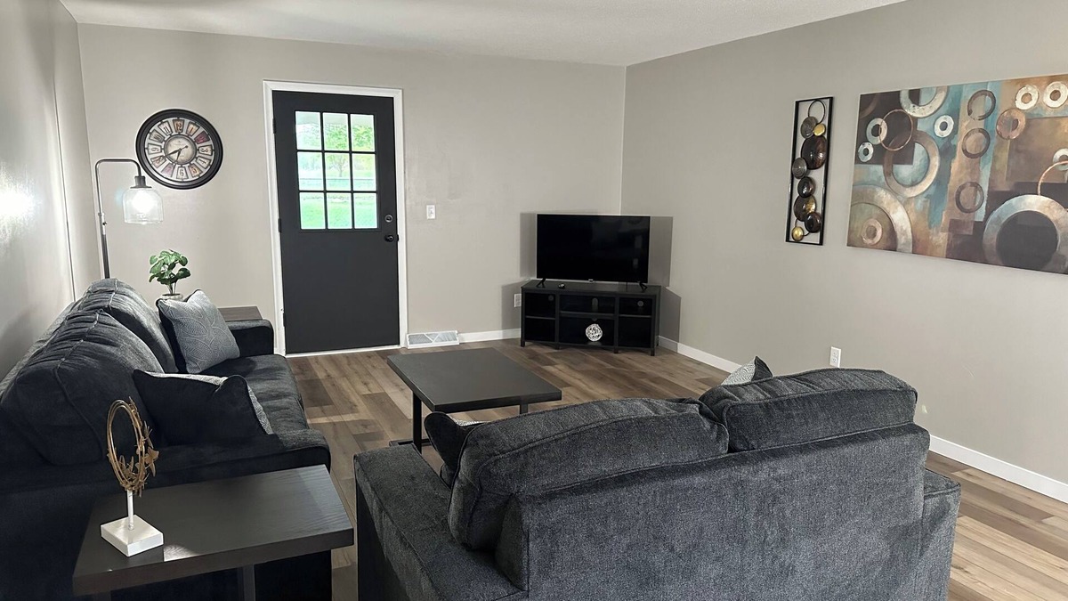 Council Bluffs House | Modern Duplex - Close to Casino, Downtown & CHI Event Center