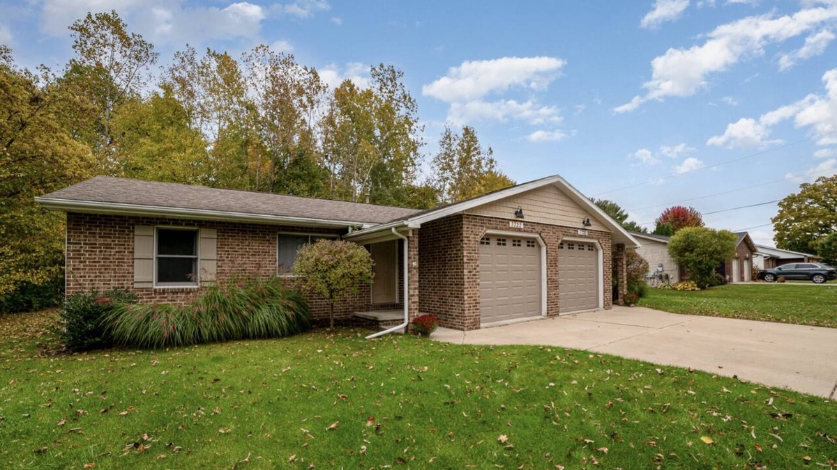Freeland Apartment | Modern duplex in a great neighborhood!