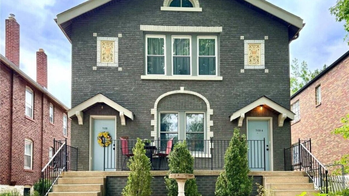 University City Apartment | Modern Duplex, Quiet, Safe, huge home office in desirable U City