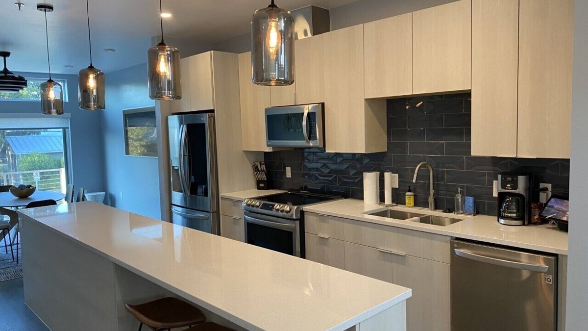Swede Hill Condo | Modern East Austin Condo in Great Location