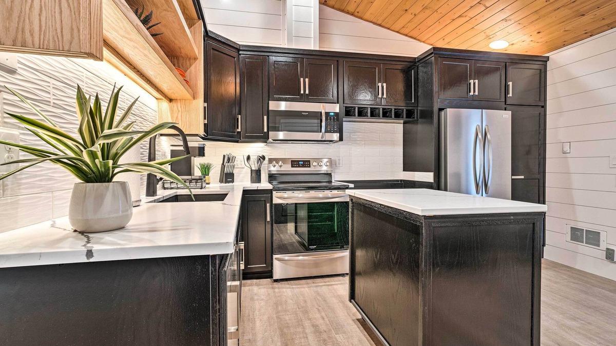 East Wenatchee Apartment | Modern East Wenatchee Studio on Working Farm!