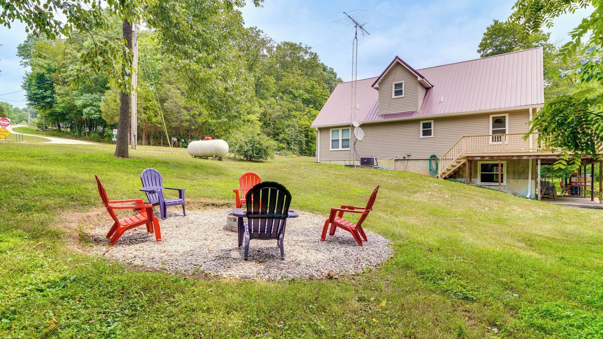 Eckerty House | Modern Eckerty Home w/Deck on Patoka Lake!