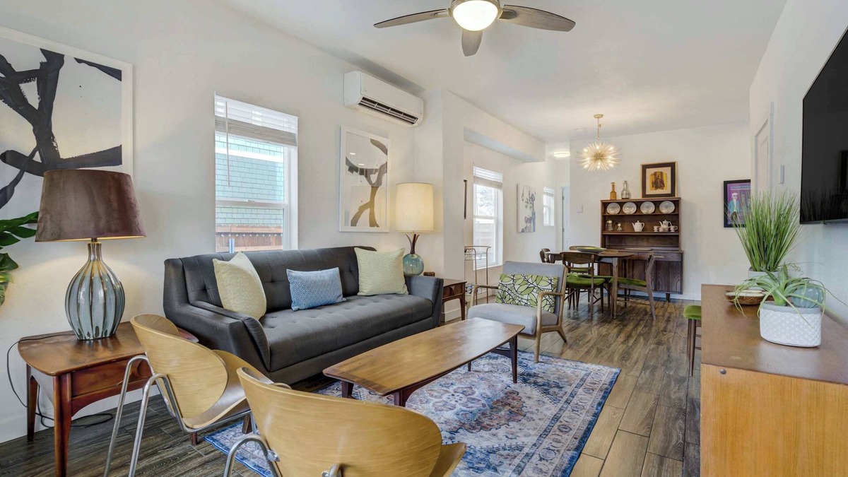 Central Colorado Springs Apartment | Modern Edge! Cozy & Stylish Downtown Retreat