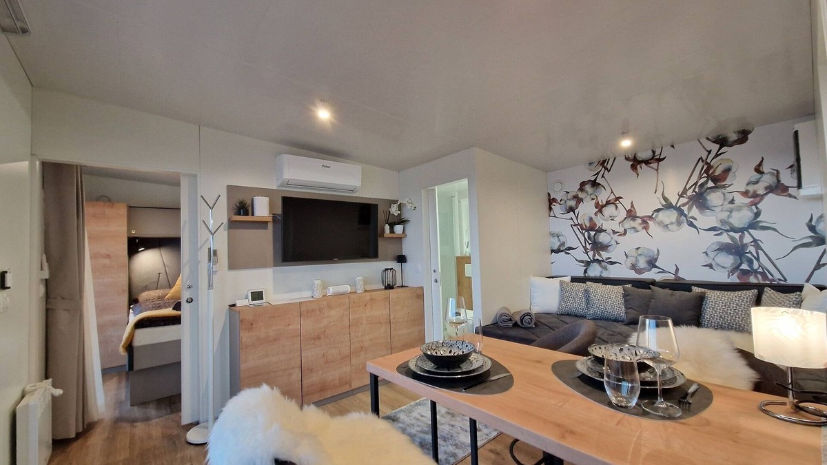 Wurflach Apartment | Modern Eingerichtetes Chalet mit Terrasse