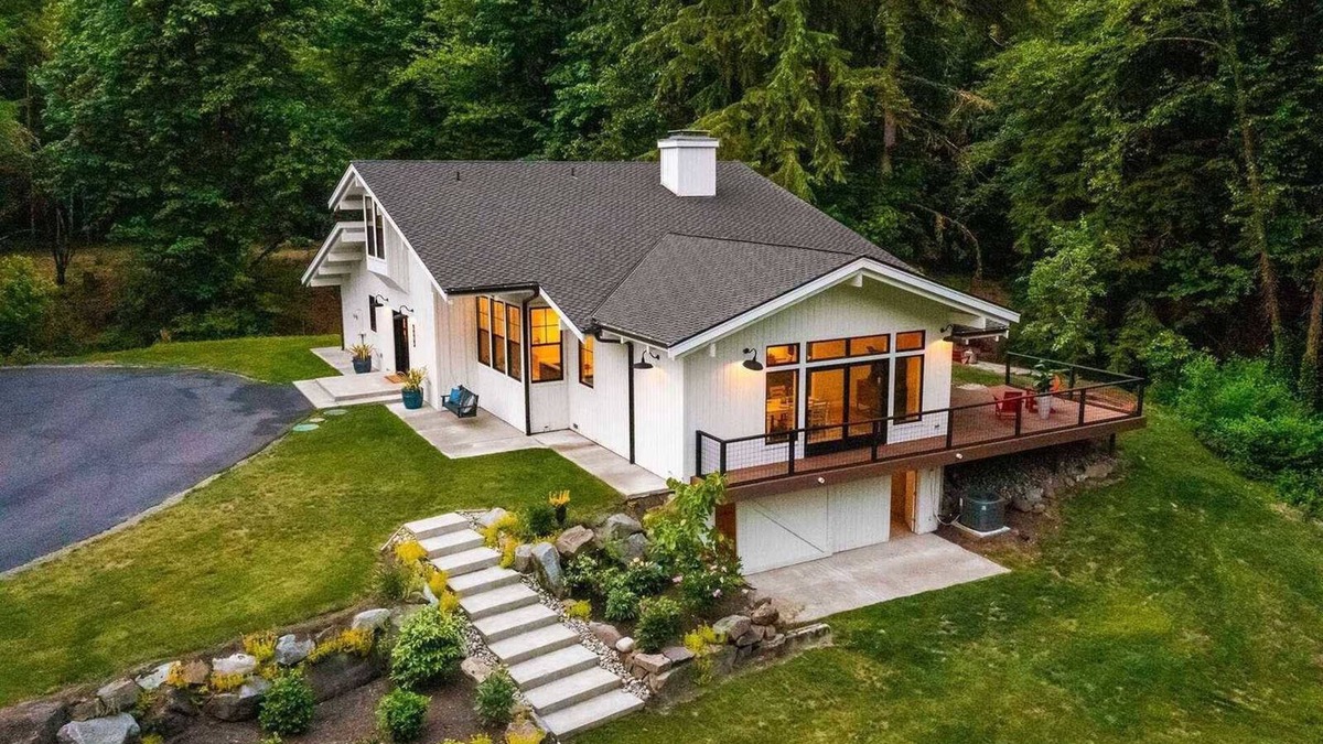 Union Hill-Novelty Hill House | Modern Elegance in Nature on 224th Ave
