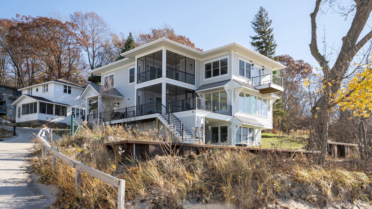 Macatawa House | Modern Elegance on Lake Michigan