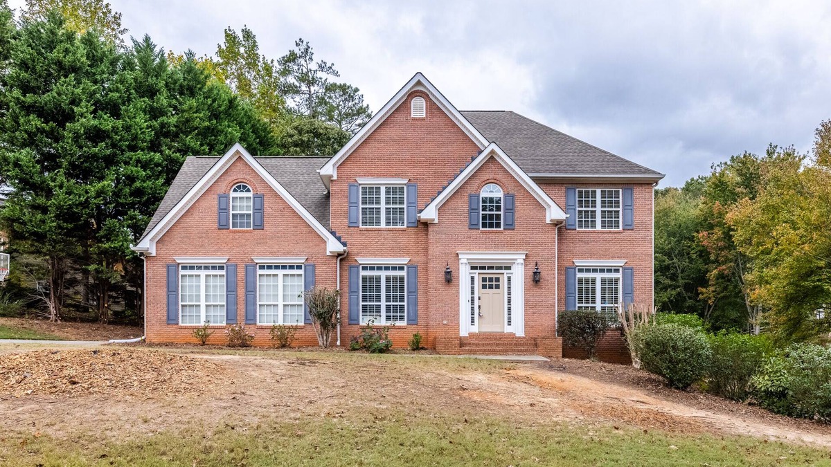 Buford House | Modern Elegance on Silver fox path