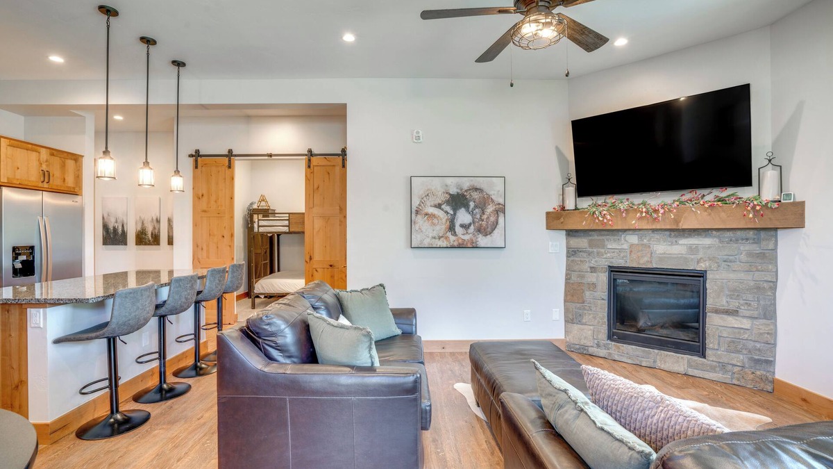 Fraser Condo | Modern Elk Creek Condo w/Hot Tub & Heated Floors