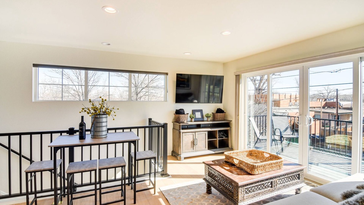 Erie House | Modern Erie Home - Walk to Downtown!