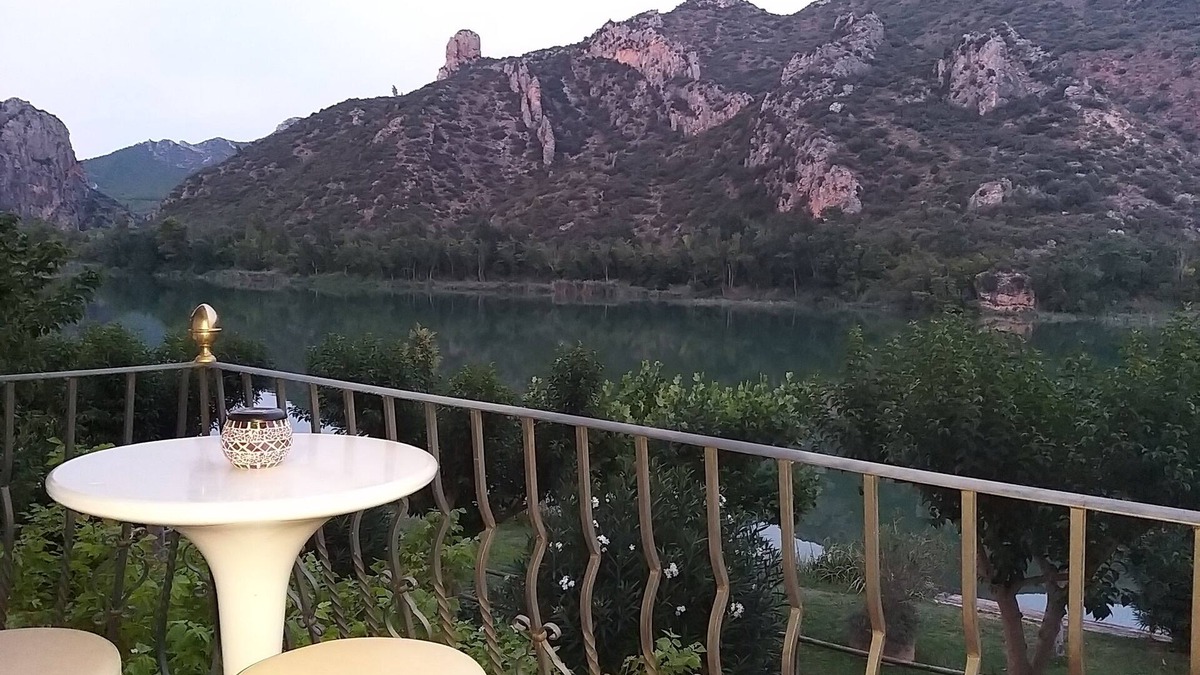 Sant Llorenc de Montgai Apartment | Modern 1st line apartment in Sant Llorenç de Montgai WhiteHouse Lleida