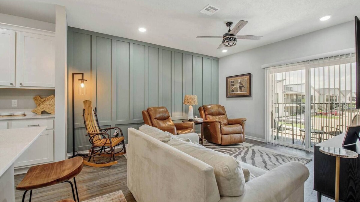 Bryan Apartment | Modern Escape - Allen Park