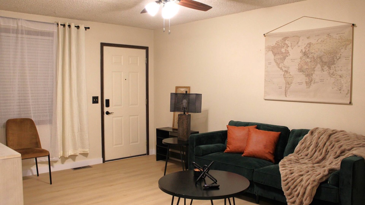 Garden City Apartment | Modern Escape in the heart of Garden City!