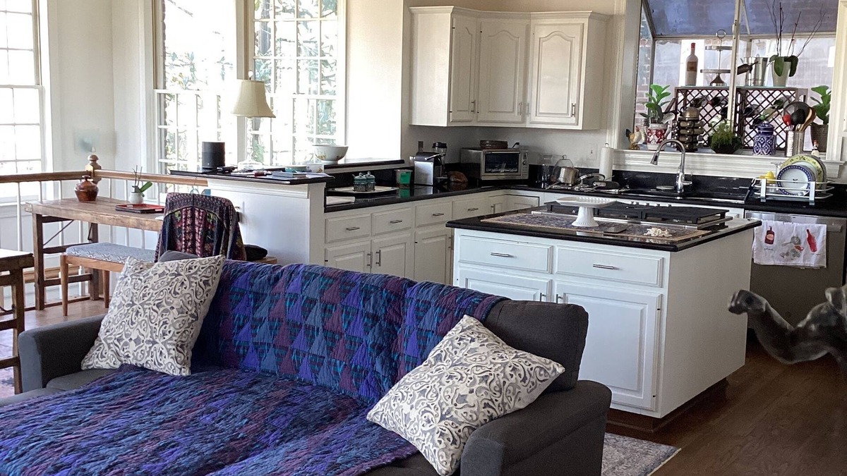 Potomac House | Modern executive level house with separate apartment on lower level