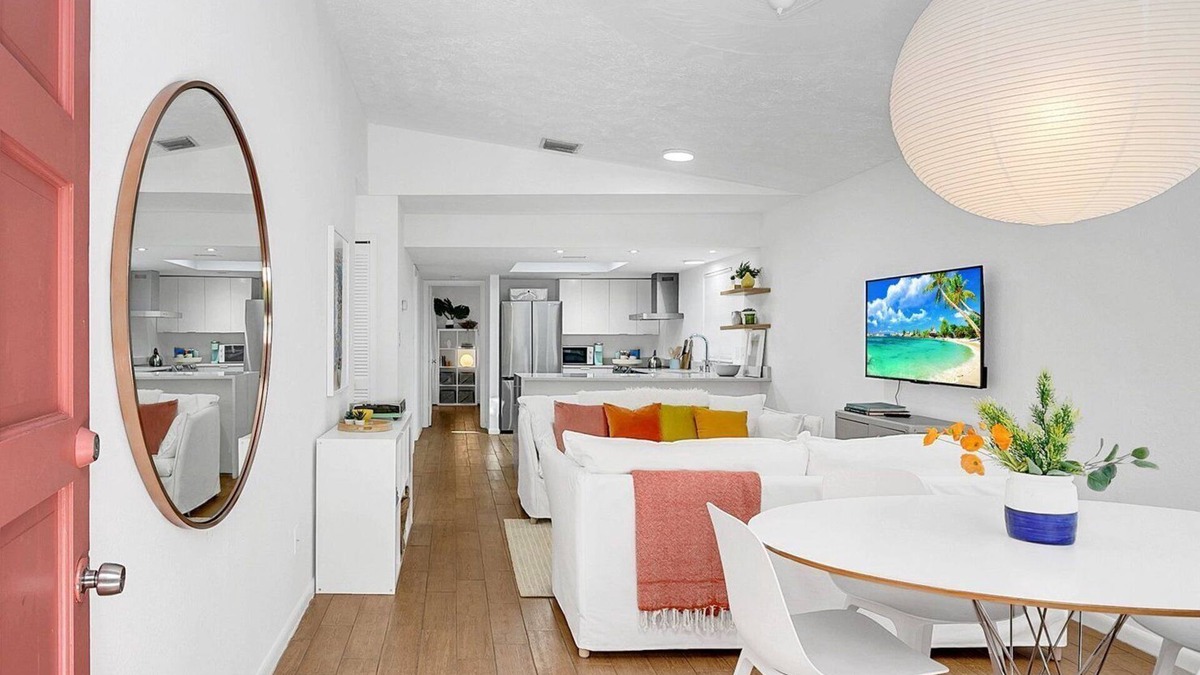 Fairvilla House | Modern, fabulous two-bedroom with parking in Winter Park