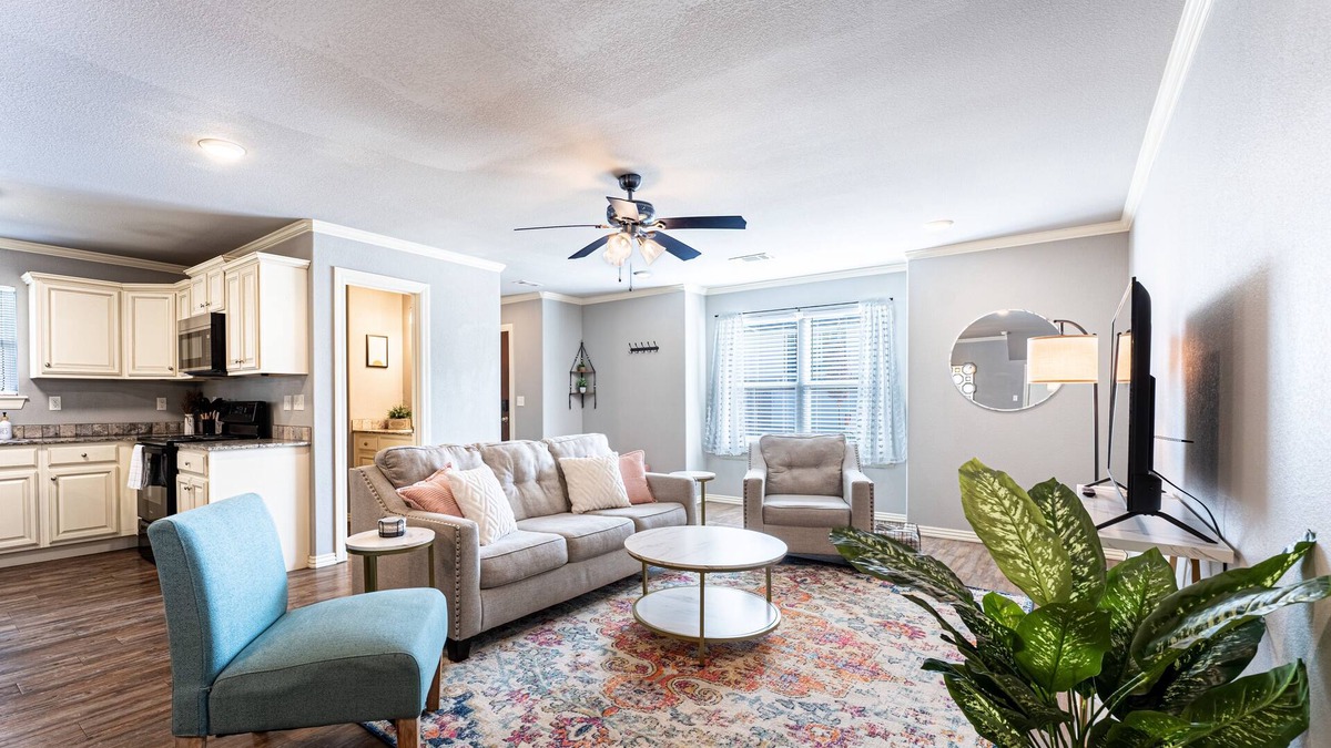 Fayetteville House | Modern, family-friendly home 10 minutes from the U of A & Dickson Street