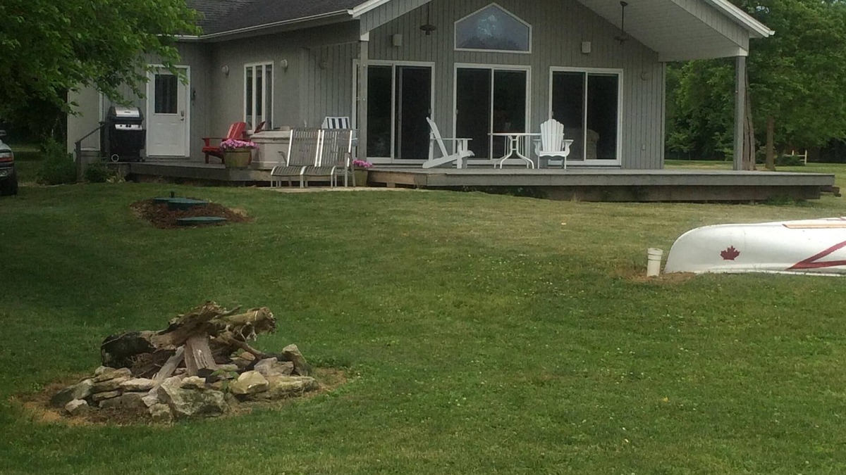 Kingsville Cottage | Modern Family-Friendly Cottage On Pelee Island